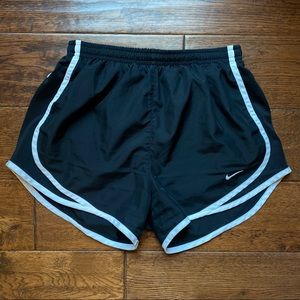 nike dri-fit tempo running shorts, black & white